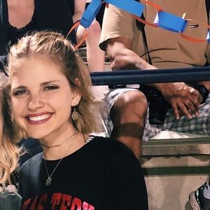 Meet your Posher, Claire